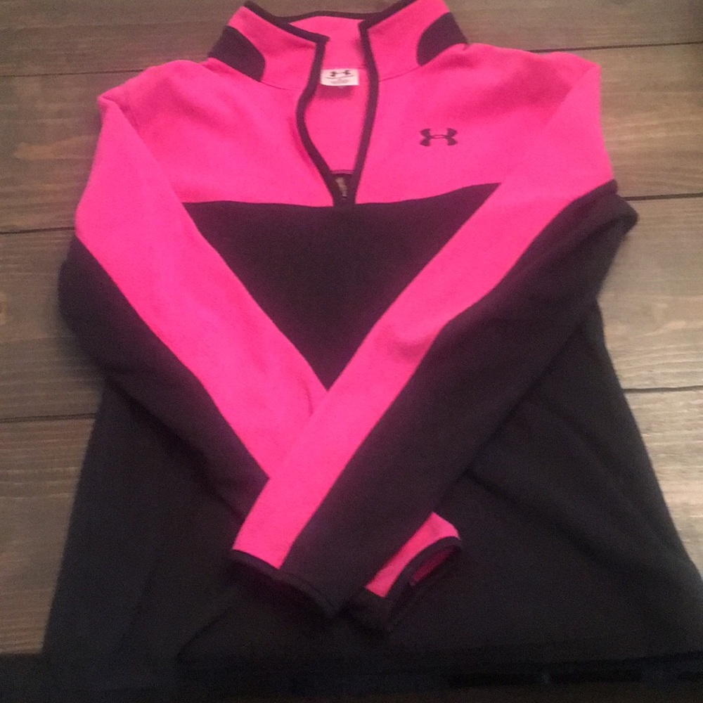 Women’s Under Armour pullover.